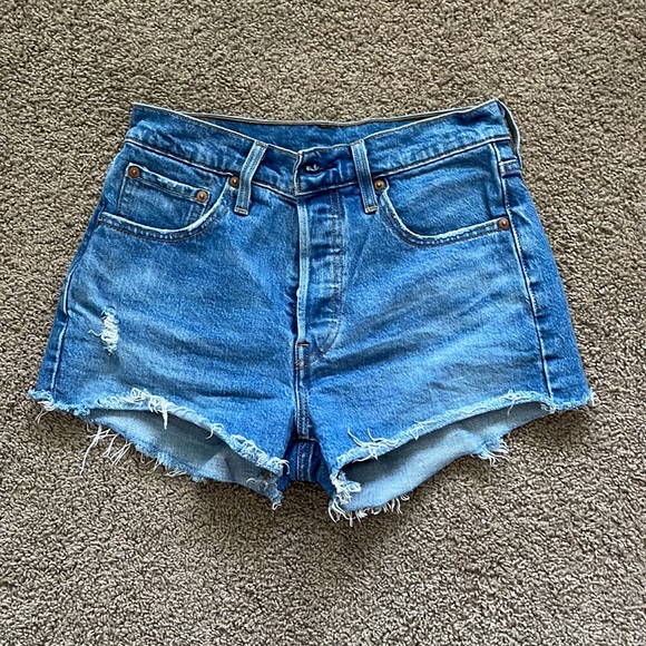 Levi’s denim jean shorts - Picture 1 of 2